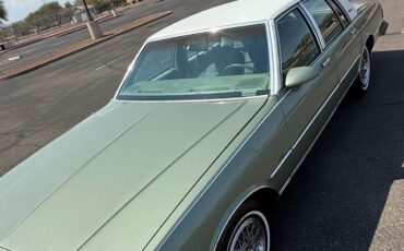 Chevrolet-Caprice-1986-Sedan-3