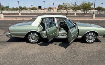 Chevrolet-Caprice-1986-Sedan-4