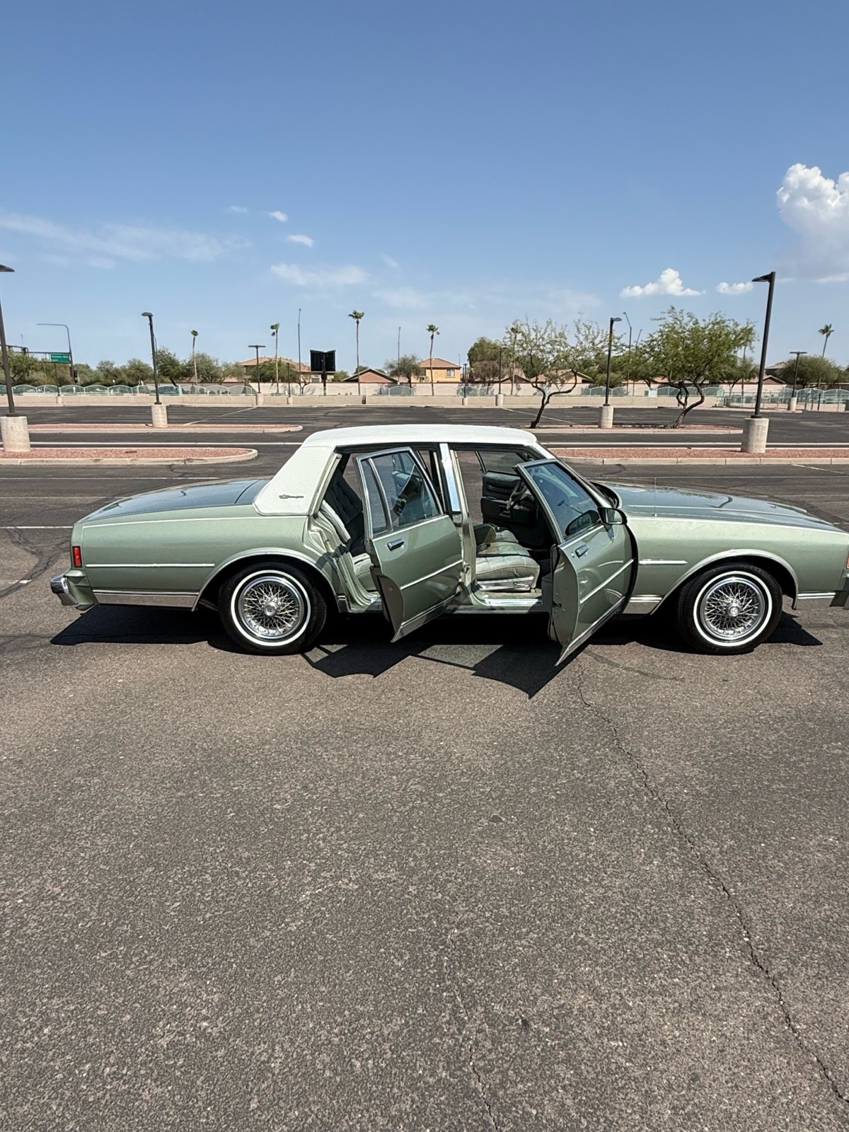 Chevrolet-Caprice-1986-Sedan-4