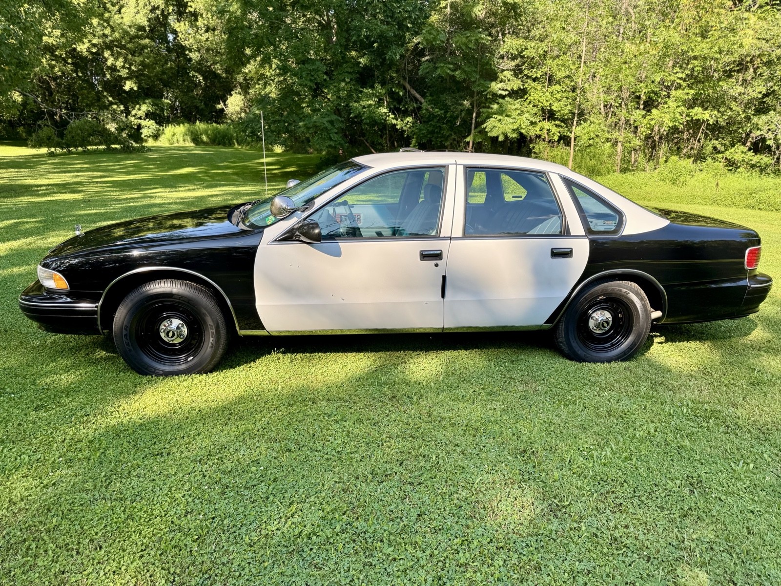 Chevrolet-Caprice-1995-Sedan-1