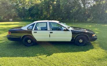 Chevrolet-Caprice-1995-Sedan