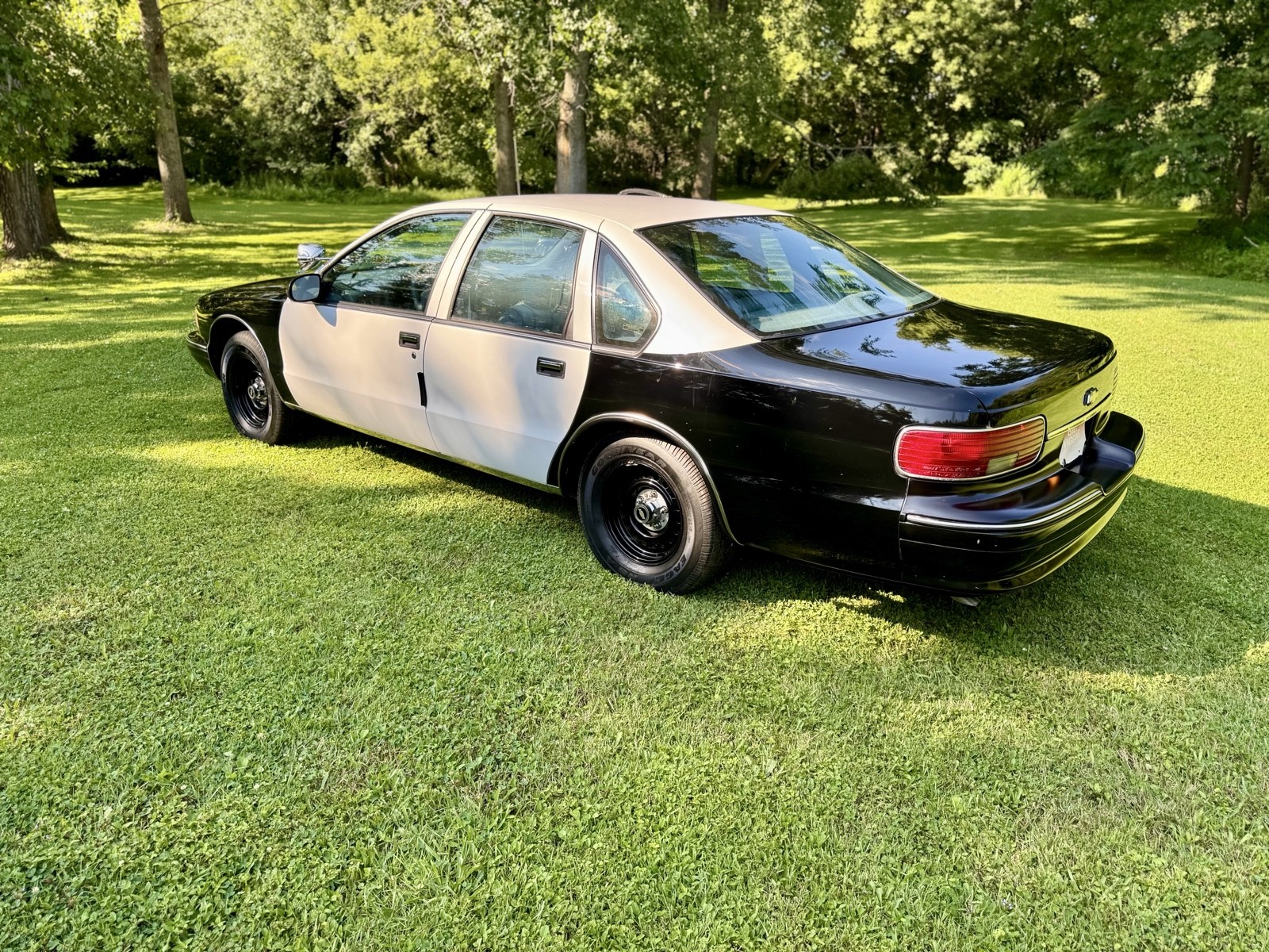 Chevrolet-Caprice-1995-Sedan-4