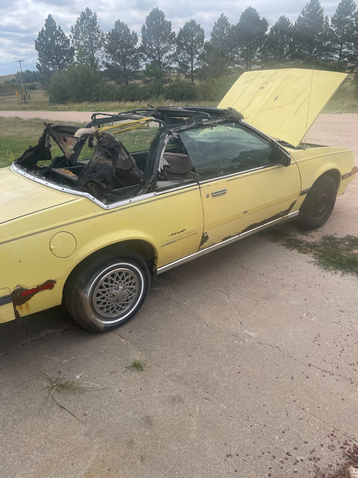 Chevrolet-Cavalier-1985-Convertible-1