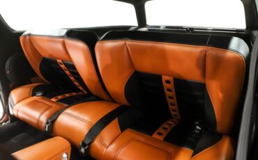 Chevrolet-Chevelle-1964-Ebony-Black-Saddle-15
