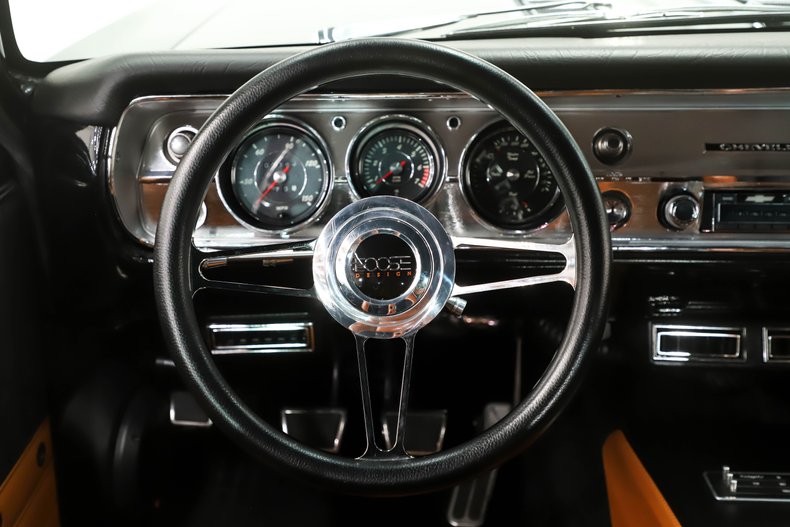 Chevrolet-Chevelle-1964-Ebony-Black-Saddle-18