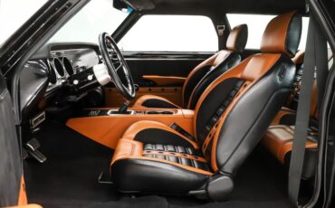 Chevrolet-Chevelle-1964-Ebony-Black-Saddle-33