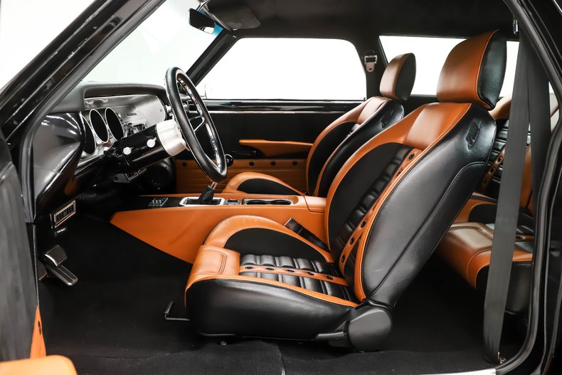 Chevrolet-Chevelle-1964-Ebony-Black-Saddle-33