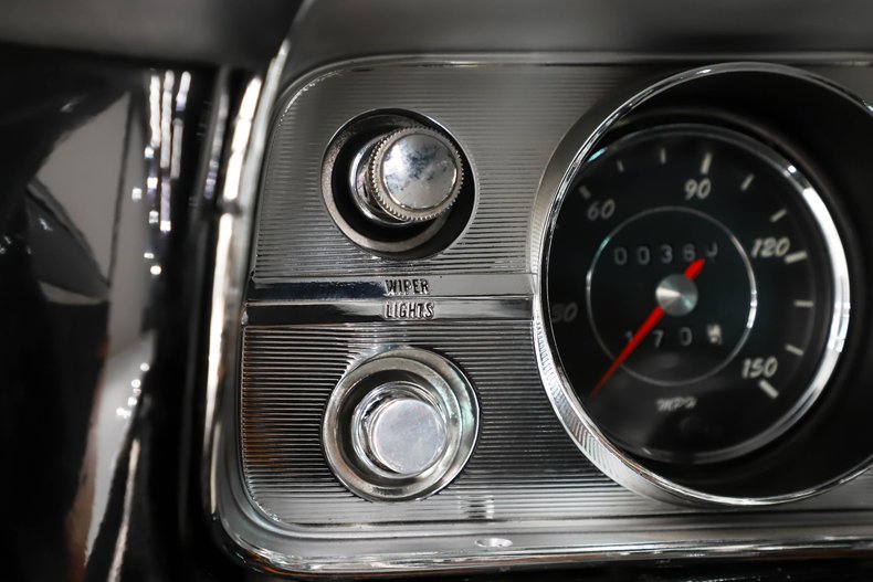 Chevrolet-Chevelle-1964-Ebony-Black-Saddle-34