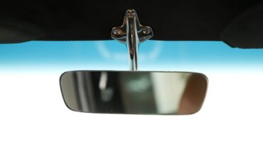 Chevrolet-Chevelle-1964-Ebony-Black-Saddle-38