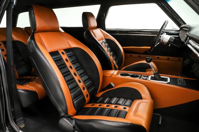 Chevrolet-Chevelle-1964-Ebony-Black-Saddle-43