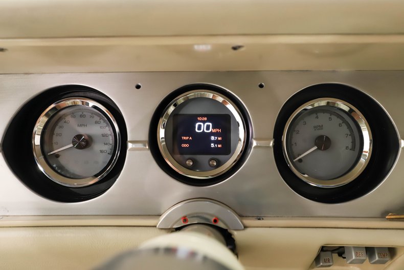Chevrolet-Chevelle-1965-Beige-Beige-1