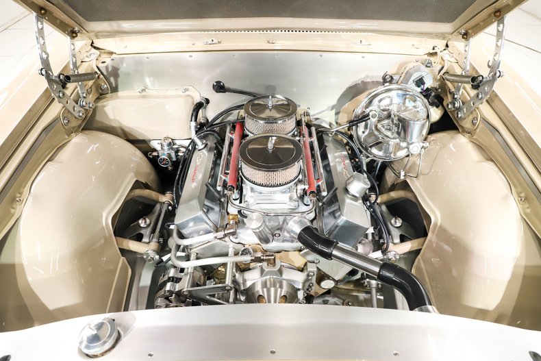 Chevrolet-Chevelle-1965-Beige-Beige-13