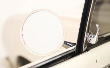 Chevrolet-Chevelle-1965-Beige-Beige-17