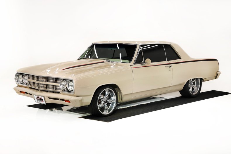 Chevrolet-Chevelle-1965-Beige-Beige-26