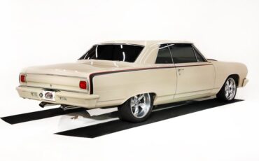 Chevrolet-Chevelle-1965-Beige-Beige-33
