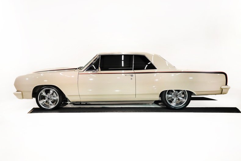 Chevrolet-Chevelle-1965-Beige-Beige-39