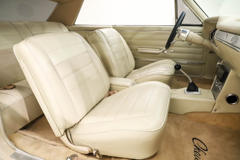 Chevrolet-Chevelle-1965-Beige-Beige-45