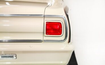 Chevrolet-Chevelle-1965-Beige-Beige-5