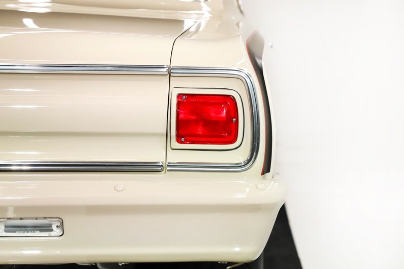 Chevrolet-Chevelle-1965-Beige-Beige-5