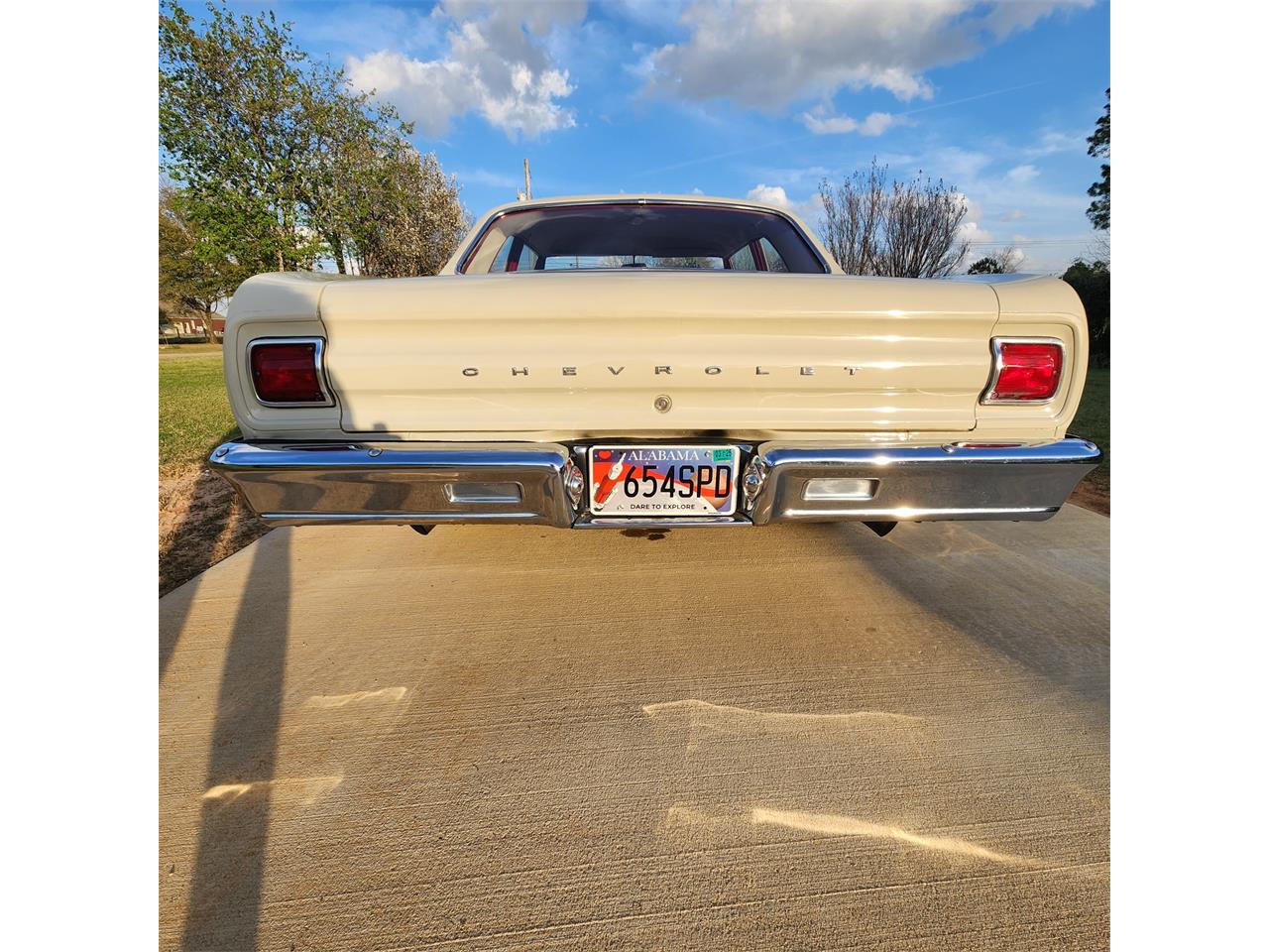 Chevrolet-Chevelle-1965-White-Red-16