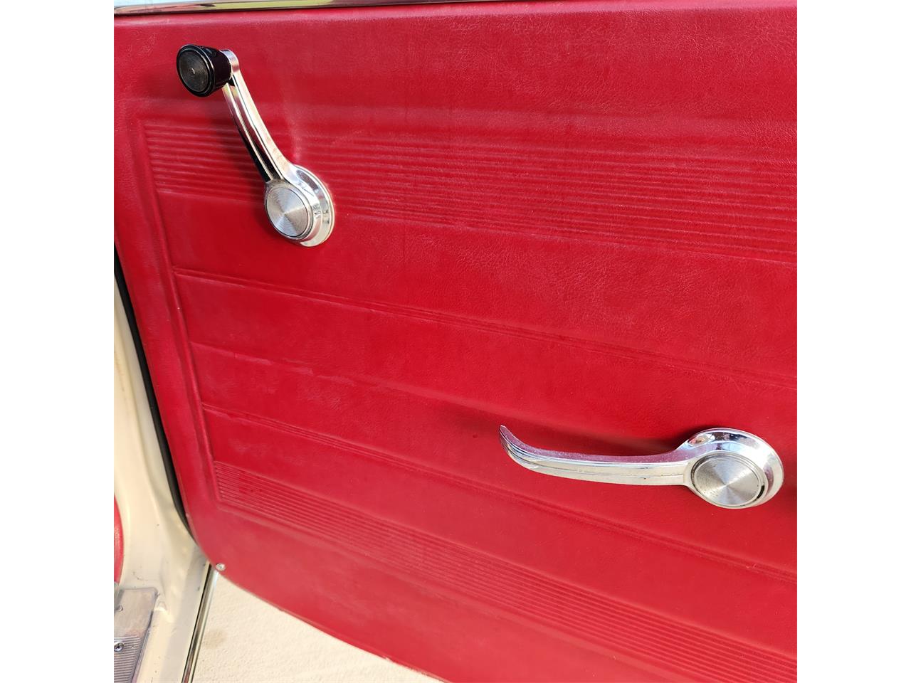Chevrolet-Chevelle-1965-White-Red-19