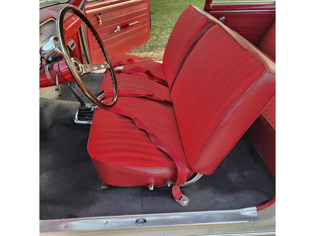 Chevrolet-Chevelle-1965-White-Red-22