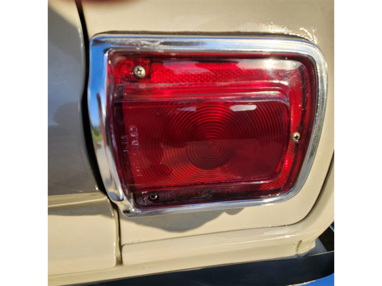 Chevrolet-Chevelle-1965-White-Red-36