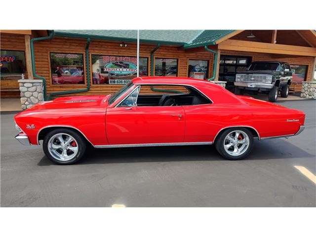 Chevrolet-Chevelle-1966-2-door-coupe-10