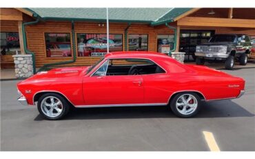 Chevrolet-Chevelle-1966-2-door-coupe-11
