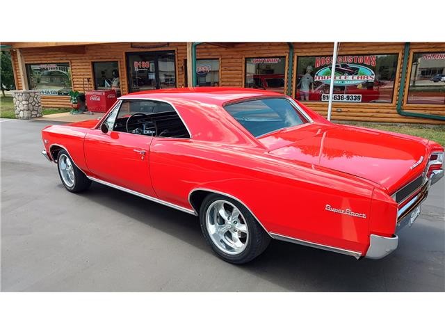 Chevrolet-Chevelle-1966-2-door-coupe-21