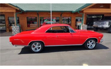 Chevrolet-Chevelle-1966-2-door-coupe-32