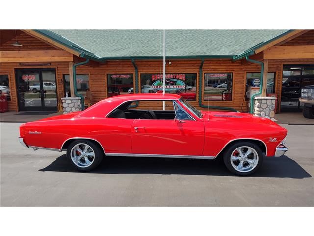 Chevrolet-Chevelle-1966-2-door-coupe-33