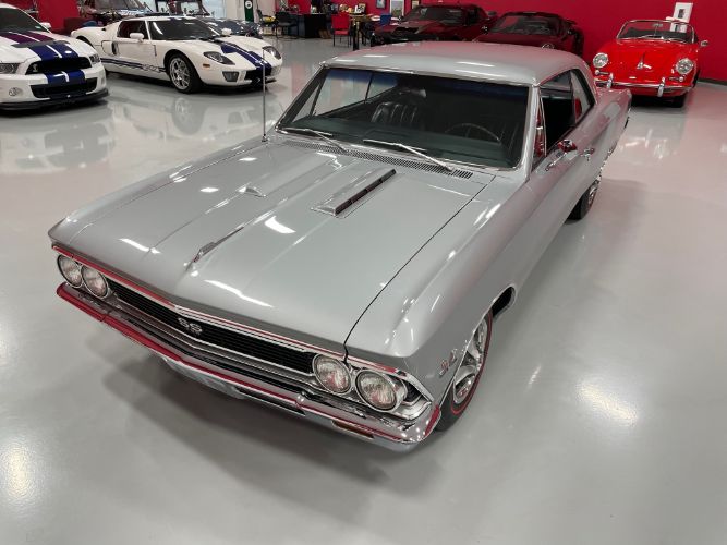 Chevrolet-Chevelle-1966-Silver-Black-1