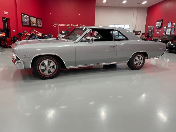 Chevrolet-Chevelle-1966-Silver-Black-16