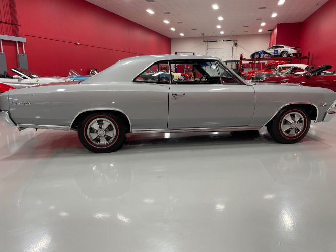 Chevrolet-Chevelle-1966-Silver-Black-18