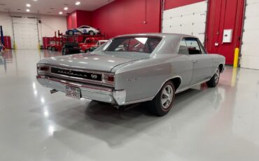 Chevrolet-Chevelle-1966-Silver-Black-19