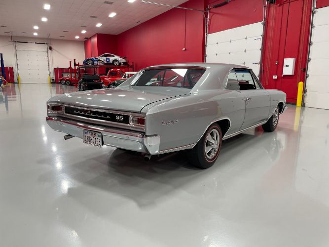 Chevrolet-Chevelle-1966-Silver-Black-19