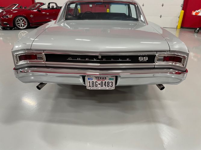 Chevrolet-Chevelle-1966-Silver-Black-2