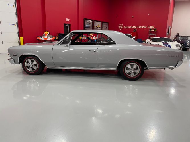 Chevrolet-Chevelle-1966-Silver-Black-21
