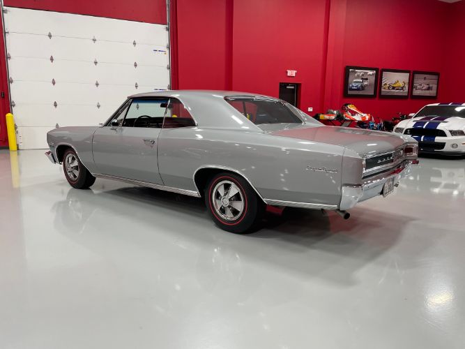 Chevrolet-Chevelle-1966-Silver-Black-22