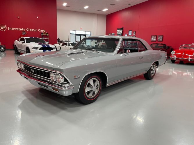 Chevrolet-Chevelle-1966-Silver-Black-23