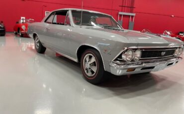 Chevrolet-Chevelle-1966-Silver-Black-24