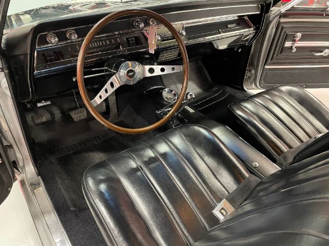Chevrolet-Chevelle-1966-Silver-Black-28