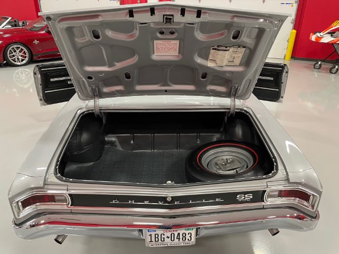 Chevrolet-Chevelle-1966-Silver-Black-34