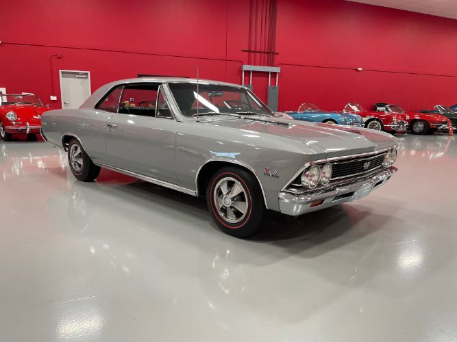 Chevrolet-Chevelle-1966-Silver-Black-7