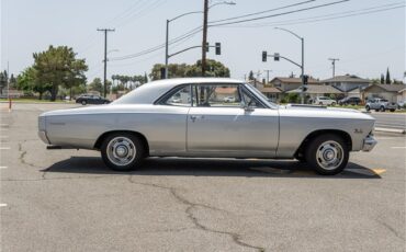 Chevrolet-Chevelle-1966-Silver-BlackWhite-14