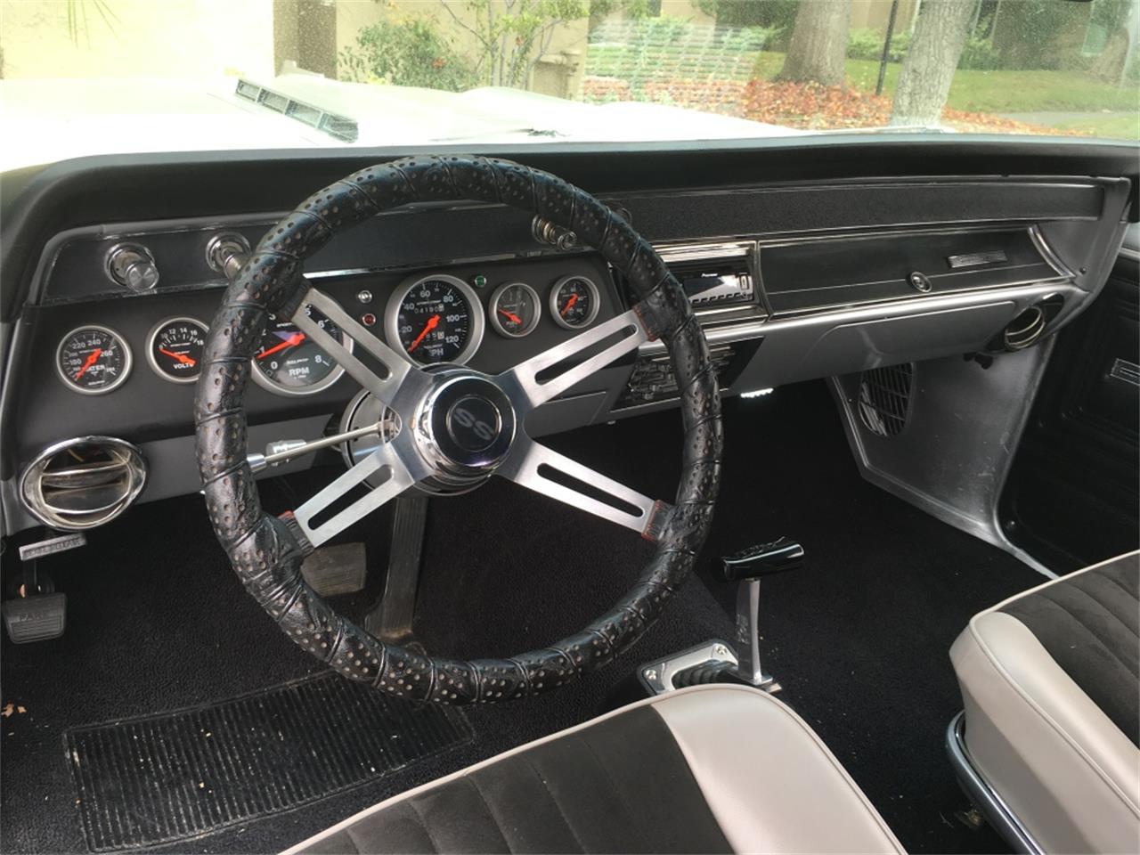 Chevrolet-Chevelle-1966-Silver-BlackWhite-16