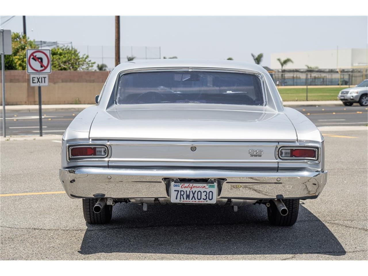 Chevrolet-Chevelle-1966-Silver-BlackWhite-17