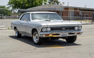 Chevrolet-Chevelle-1966-Silver-BlackWhite-2