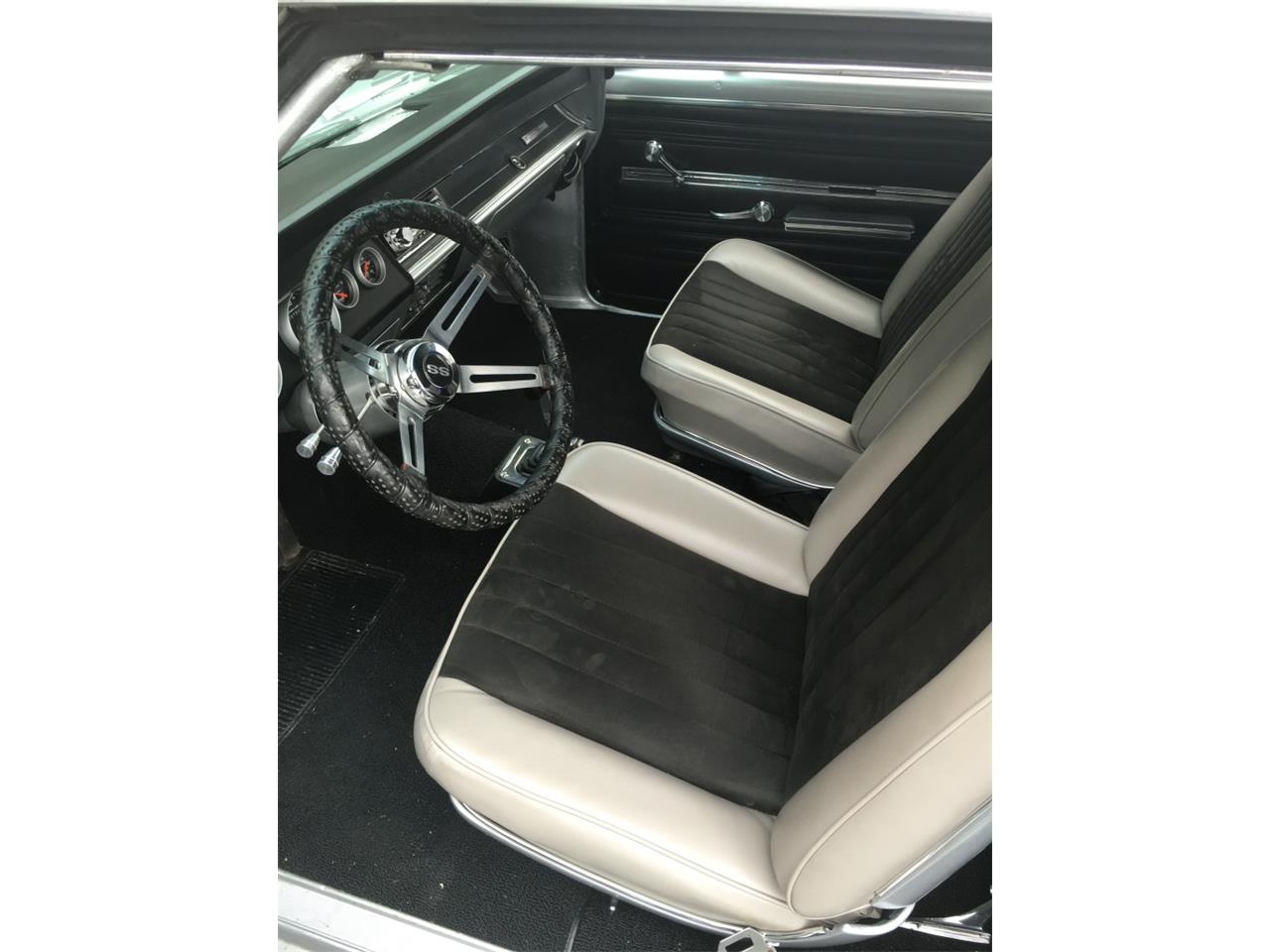 Chevrolet-Chevelle-1966-Silver-BlackWhite-20